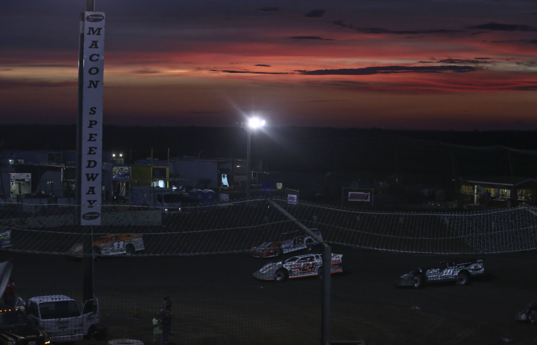 HR 100 57 07.05.18.JPG